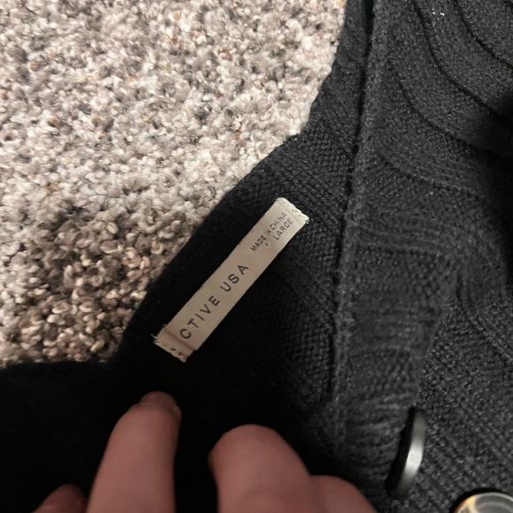 Black top - Picture 2 of 2